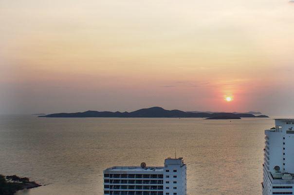The Cliff Residence Condo 파타야 객실 사진
