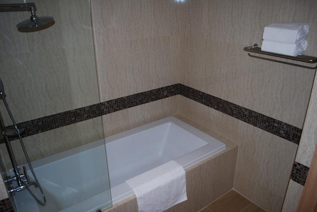 The Cliff Residence Condo 파타야 객실 사진