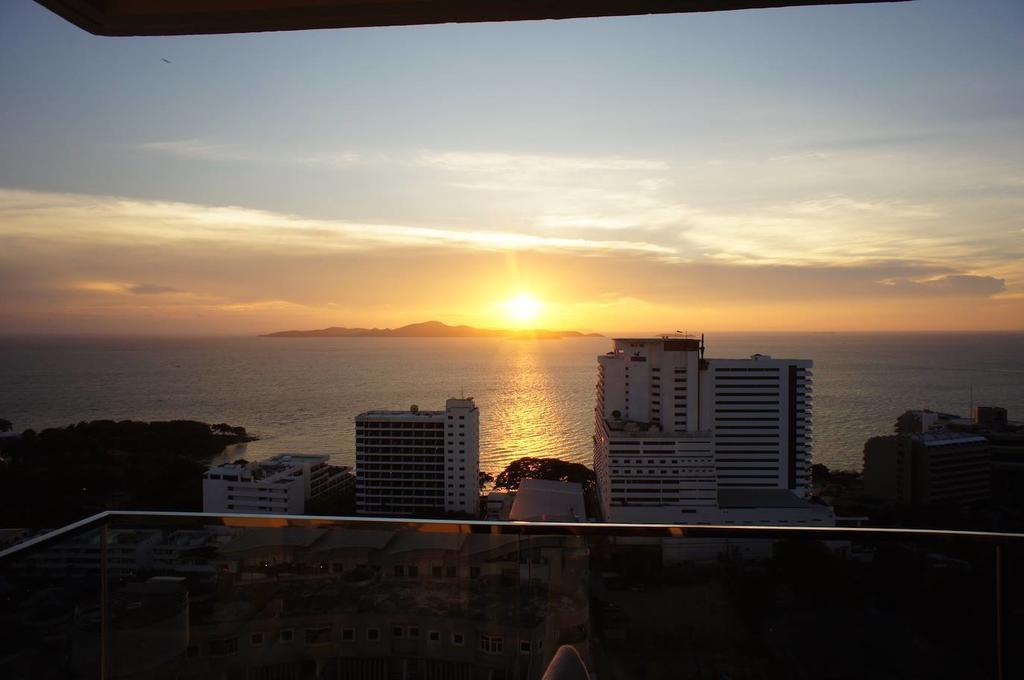 The Cliff Residence Condo 파타야 객실 사진
