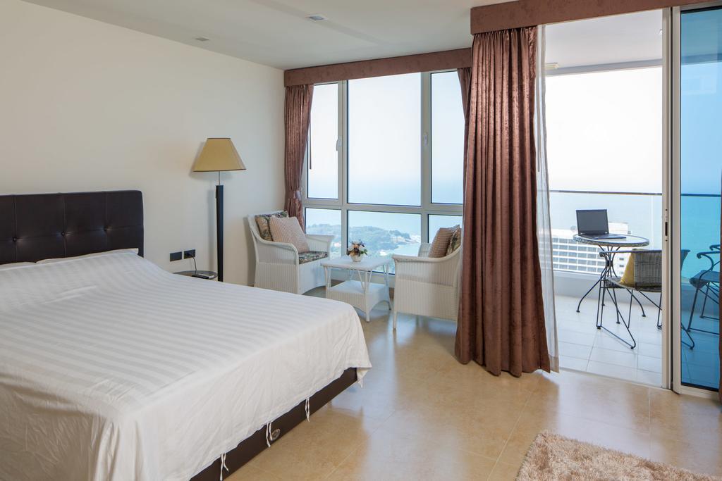 The Cliff Residence Condo 파타야 객실 사진